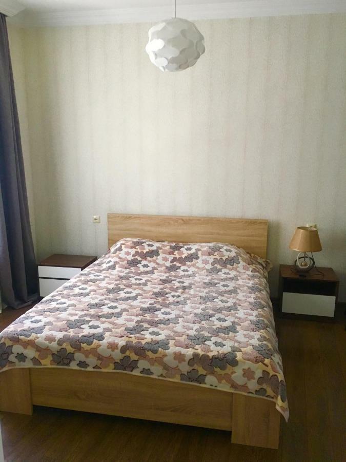 Апартаменти Cheap And Chic Батумі Екстер'єр фото